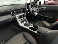 USED 2015 15 MERCEDES-BENZ SLK 2.1 SLK250 CDI BLUEEFFICIENCY AMG SPORT 2d 204 BHP Fantastic Specification