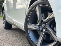 USED 2015 65 VOLVO V40 2.0 D2 R-DESIGN NAV 5d 118 BHP 