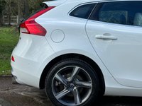 USED 2015 65 VOLVO V40 2.0 D2 R-DESIGN NAV 5d 118 BHP 