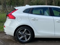 USED 2015 65 VOLVO V40 2.0 D2 R-DESIGN NAV 5d 118 BHP 