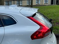 USED 2015 65 VOLVO V40 2.0 D2 R-DESIGN NAV 5d 118 BHP 