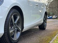 USED 2015 65 VOLVO V40 2.0 D2 R-DESIGN NAV 5d 118 BHP 