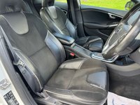 USED 2015 65 VOLVO V40 2.0 D2 R-DESIGN NAV 5d 118 BHP 