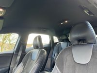 USED 2015 65 VOLVO V40 2.0 D2 R-DESIGN NAV 5d 118 BHP 