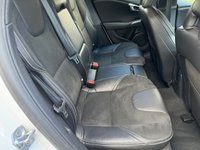 USED 2015 65 VOLVO V40 2.0 D2 R-DESIGN NAV 5d 118 BHP 