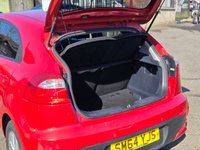 USED 2015 64 KIA RIO 1.2 SR7 5d 83 BHP SERVICE HISTORY ( 6 STAMPS )  ULEZ COMPLIANT +   15 INCH ALLOYS +   REAR PARKING SENSORS +   AUTOMATIC WINDOW WIPERS +   CLIMATE CONTROL WITH AIRCON +  USB CONNECTION +  AUX CONNECTION +   BLUETOOTH CONNECTIVITY +  STEERING CONTROLS +