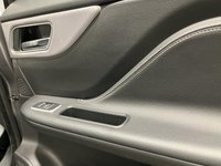 USED 2016 16 JAGUAR F-PACE 2.0 R-SPORT AWD 5d 178 BHP High Specification AWD R - Sport  Striking Ammonite Grey , Full Ebony Leather, Panoramic Glass Roof,