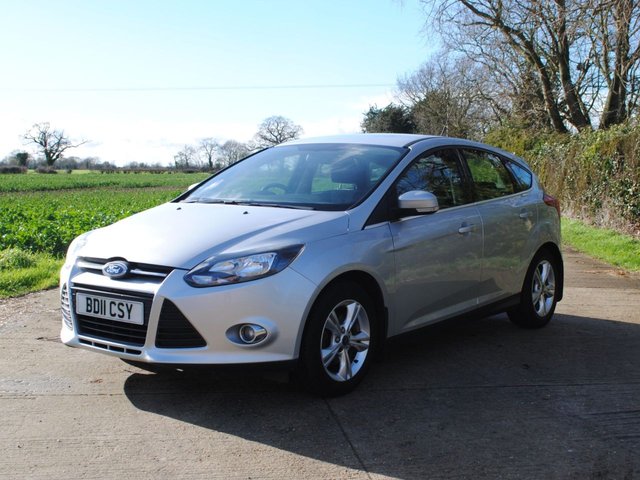 2011 11 Ford Focus 1.6 ZETEC 5d 124 BHP