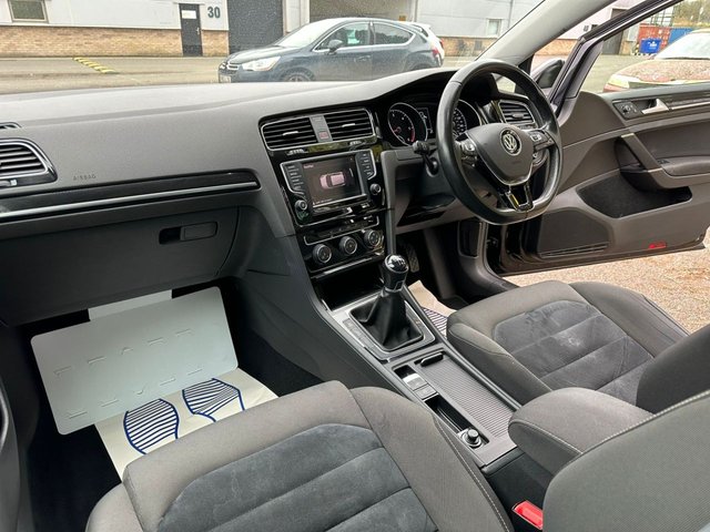 View our VOLKSWAGEN GOLF