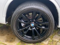 USED 2016 16 BMW X5 3.0 XDRIVE40D M SPORT 5d 309 BHP BIG SPEC - X-DRIVE - AUTOMATIC - 20 INCH UPGRADE ALLOYS - EXTENDED LEATHER - SERVICE HISTORY - REAR CAMERA  - ADAPTIVE SUSPENSION - FREE 12 MONTHS WARRANTY / BREAKDOWN COVER