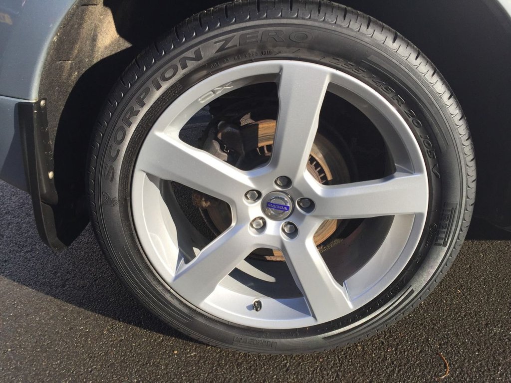 USED 2012 62 VOLVO XC60 2.4 D5 R-DESIGN AWD 5d 212 BHP DAB + SAT NAV