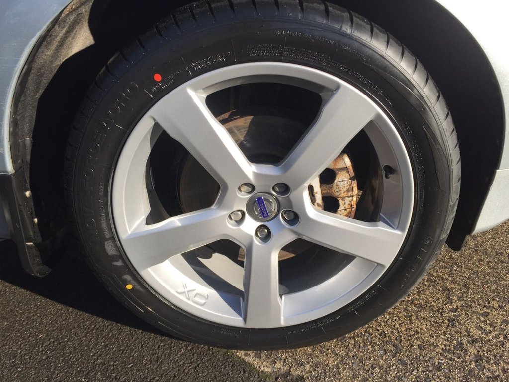 USED 2012 62 VOLVO XC60 2.4 D5 R-DESIGN AWD 5d 212 BHP DAB + SAT NAV