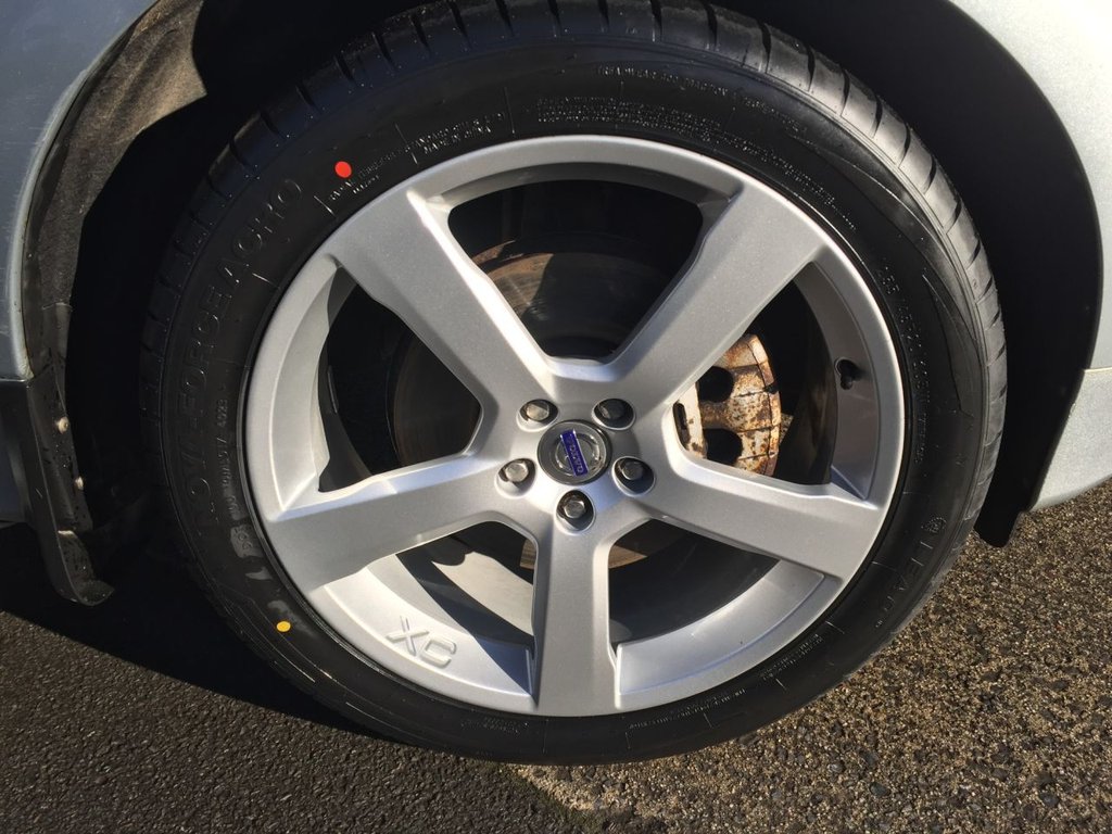 USED 2012 62 VOLVO XC60 2.4 D5 R-DESIGN AWD 5d 212 BHP DAB + SAT NAV