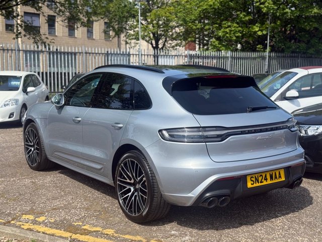 2024 PORSCHE MACAN - Photo 3