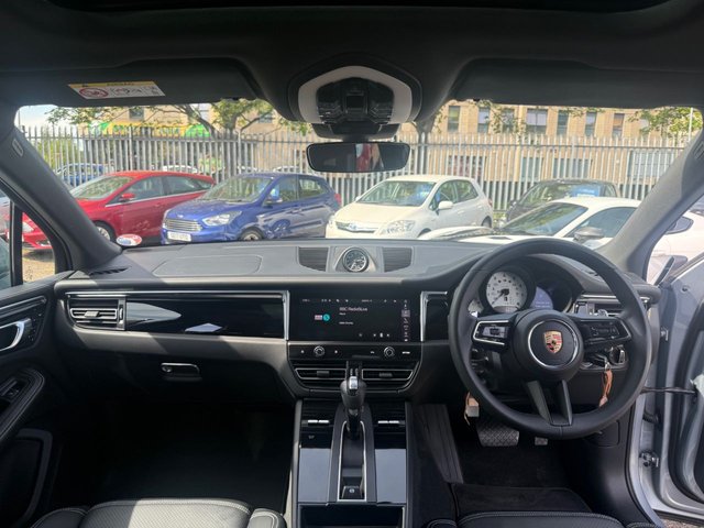 2024 PORSCHE MACAN - Photo 6