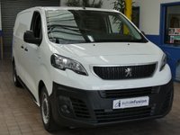 USED 2020 69 PEUGEOT EXPERT 1.5 BLUEHDI 100 PROFESSIONAL L1 102 BHP 3 SEATS SAT NAV AIR CON  PARKING SENSORS ROOF RACK PIPE CARRIER PLYLINED BULKHEAD 1 OWNER SERVICE HISTORY 6 MONTHS WARRANTY