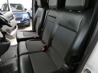 USED 2020 69 PEUGEOT EXPERT 1.5 BLUEHDI 100 PROFESSIONAL L1 102 BHP 3 SEATS SAT NAV AIR CON  PARKING SENSORS ROOF RACK PIPE CARRIER PLYLINED BULKHEAD 1 OWNER SERVICE HISTORY 6 MONTHS WARRANTY
