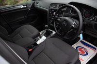 USED 2017 67 VOLKSWAGEN GOLF 1.6 SE NAVIGATION TDI BLUEMOTION TECHNOLOGY 5d 114 BHP 