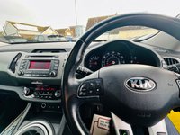 USED 2014 14 KIA SPORTAGE 1.7 CRDI 2 ISG 5d 114 BHP Superb Specification SUV with Pano dual Roof and half leather