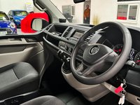USED 2018 68 VOLKSWAGEN TRANSPORTER SHUTTLE 2.0 T32 TDI SHUTTLE S BMT 5d 101 BHP 