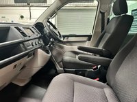 USED 2018 68 VOLKSWAGEN TRANSPORTER SHUTTLE 2.0 T32 TDI SHUTTLE S BMT 5d 101 BHP 