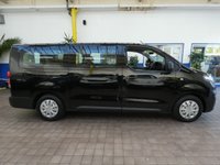 USED 2021 71 VAUXHALL VIVARO LIFE 50kWh Combi Auto LWB 5dr (9 Seat, 7.4kW Charger) 9 SEATS BLUETOOTH CRUISE CONTROL PARKING SENSORS 1 OWNER VAUXHALL WARRANTY