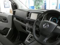 USED 2021 71 VAUXHALL VIVARO LIFE 50kWh Combi Auto LWB 5dr (9 Seat, 7.4kW Charger) 9 SEATS BLUETOOTH CRUISE CONTROL PARKING SENSORS 1 OWNER VAUXHALL WARRANTY