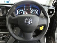 USED 2021 71 VAUXHALL VIVARO LIFE 50kWh Combi Auto LWB 5dr (9 Seat, 7.4kW Charger) 9 SEATS BLUETOOTH CRUISE CONTROL PARKING SENSORS 1 OWNER VAUXHALL WARRANTY