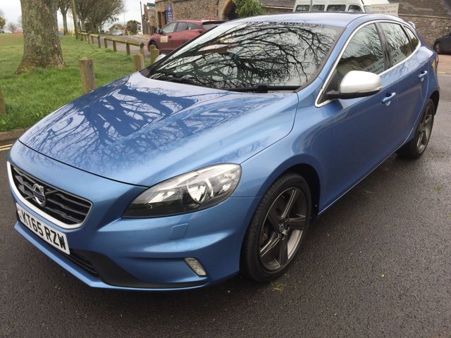 2016 65 Volvo V40 2.0 D3 R-DESIGN NAV 5d 148 BHP
