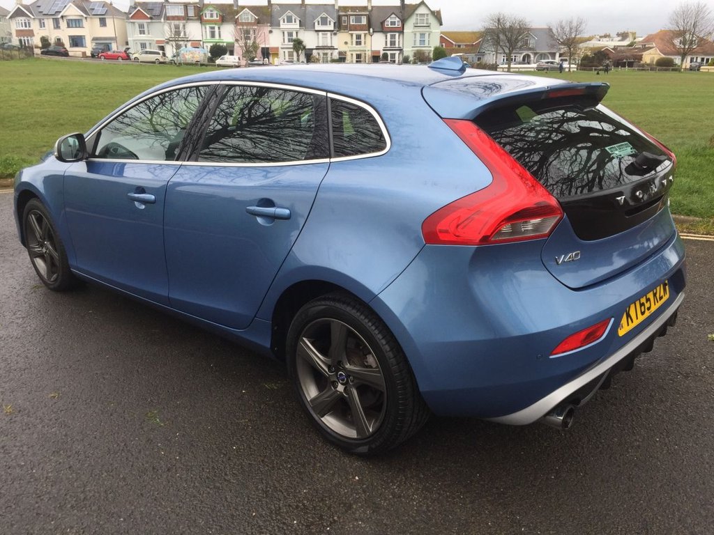 USED 2016 65 VOLVO V40 2.0 D3 R-DESIGN NAV 5d 148 BHP DAB + SAT NAV