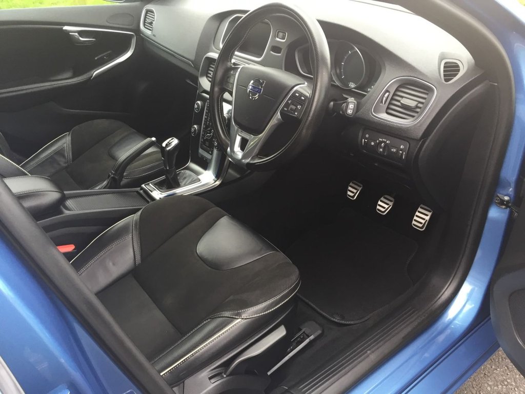 USED 2016 65 VOLVO V40 2.0 D3 R-DESIGN NAV 5d 148 BHP DAB + SAT NAV