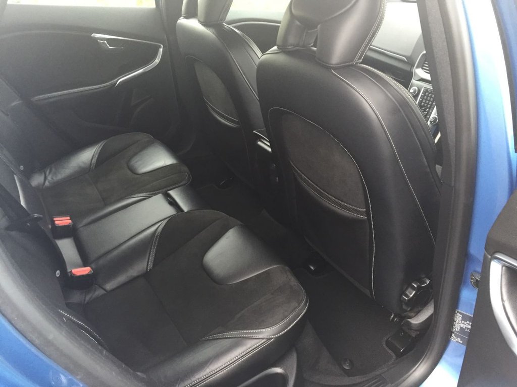 USED 2016 65 VOLVO V40 2.0 D3 R-DESIGN NAV 5d 148 BHP DAB + SAT NAV
