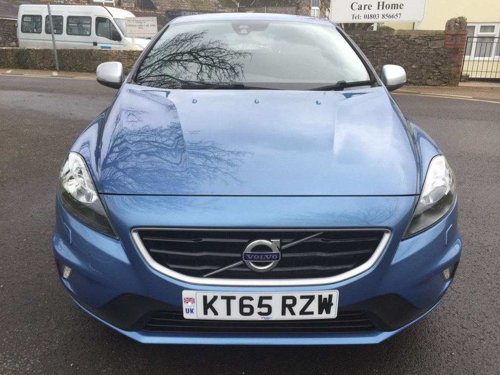 USED 2016 65 VOLVO V40 2.0 D3 R-DESIGN NAV 5d 148 BHP DAB + SAT NAV