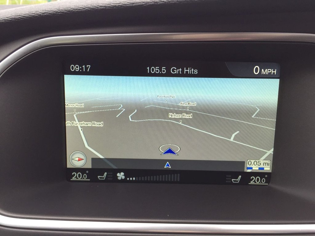 USED 2016 65 VOLVO V40 2.0 D3 R-DESIGN NAV 5d 148 BHP DAB + SAT NAV