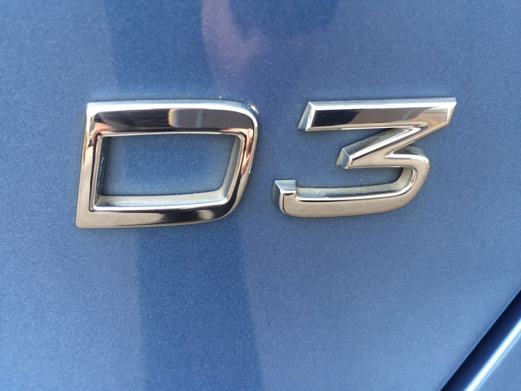 USED 2016 65 VOLVO V40 2.0 D3 R-DESIGN NAV 5d 148 BHP DAB + SAT NAV