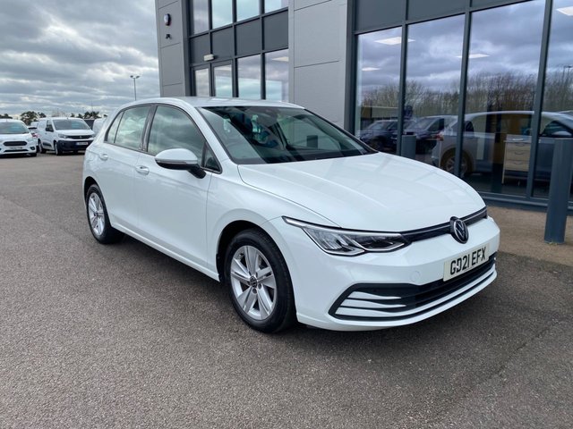 2021 21 Volkswagen Golf 1.5 LIFE TSI 5d 130PS