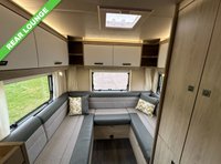 USED 2022 22 AUTO-TRAIL F-LINE F72 F72  LOW LINE AUTOMATIC 170BHP 4 BERTH -END LOUNGE-AUTOMATIC