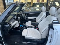 USED 2023 23 MINI CONVERTIBLE 1.5 COOPER EXCLUSIVE 3d 134 BHP Pearl White/Satellite Grey Leather
