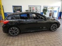 USED 2019 69 FORD FOCUS 1.0 ST-LINE X 5d 125 BHP BIG SPEC SAT NAV HEAD UP DISPLAY REAR VIEW CAMERA PART LEATHER ELECTRIC SEATS HEATED SEATS HEATED STEERING WHEEL CRUISE PARK ASSIST PARKING SENSORS 1 OWNER EXCELLENT SERVICE HISTORY