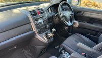 USED 2007 07 HONDA CR-V 2.2 I-CTDI ES 5d 139 BHP Experience the epitome of reliability with the 2007 Honda CR-V 2.2 I-CTDI ES. This metallic silver beauty has gracefully covered 233,000 miles, a testament to Honda's renowned durability.