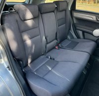 USED 2007 07 HONDA CR-V 2.2 I-CTDI ES 5d 139 BHP Experience the epitome of reliability with the 2007 Honda CR-V 2.2 I-CTDI ES. This metallic silver beauty has gracefully covered 233,000 miles, a testament to Honda's renowned durability.