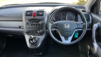 USED 2007 07 HONDA CR-V 2.2 I-CTDI ES 5d 139 BHP Experience the epitome of reliability with the 2007 Honda CR-V 2.2 I-CTDI ES. This metallic silver beauty has gracefully covered 233,000 miles, a testament to Honda's renowned durability.