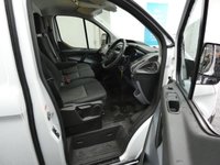 USED 2017 66 FORD TRANSIT CUSTOM 2.0 290 SWB HR 105BHP AIR CON 1 OWNER FULL SERVICE HISTORY  1 OWNER FULL SERVICE HISTORY SWB HI ROOF WITH AIR CON