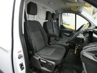 USED 2017 66 FORD TRANSIT CUSTOM 2.0 290 SWB HR 105BHP AIR CON 1 OWNER FULL SERVICE HISTORY  1 OWNER FULL SERVICE HISTORY SWB HI ROOF WITH AIR CON