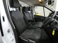 USED 2021 70 RENAULT TRAFIC 2.0 LH30 BUSINESS PLUS ENERGY DCI 145BHP 1 OWNER AIR CON FSH  1 OWNER FULL SERVICE HISTORY L2H2 AIR CON & EURO 6