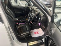 USED 2011 61 MINI COUNTRYMAN 2.0L COOPER D ALL4 5d AUTO 110 BHP Pan Roof, Heated Leather