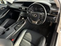 USED 2017 17 LEXUS IS 2.5 300H EXECUTIVE EDITION 4d 179 BHP GREAT SPEC WITH GOOD HISTORY.