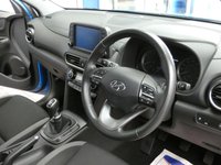 USED 2020 70 HYUNDAI KONA 1.0 PREMIUM 5d 118 BHP STUNNING EXAMPLE SAT NAV REAR CAMERA CRUISE CONTROL PARKING SENSORS 1 OWNER HYUNDAI WARRANTY TILL NOV 2025