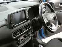 USED 2020 70 HYUNDAI KONA 1.0 PREMIUM 5d 118 BHP STUNNING EXAMPLE SAT NAV REAR CAMERA CRUISE CONTROL PARKING SENSORS 1 OWNER HYUNDAI WARRANTY TILL NOV 2025