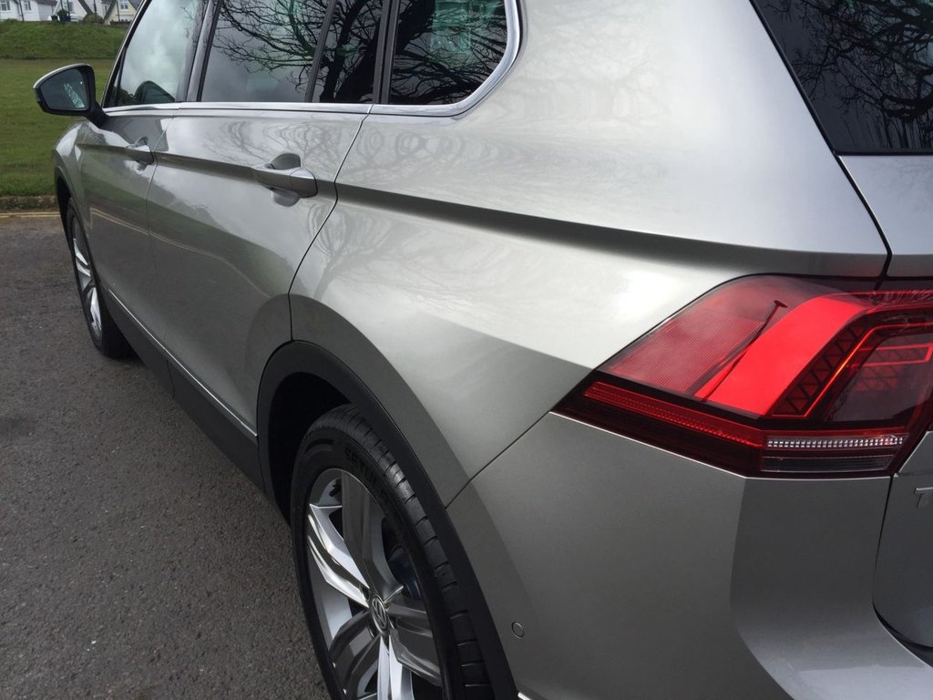 USED 2017 17 VOLKSWAGEN TIGUAN 2.0 SEL TDI BLUEMOTION TECHNOLOGY DSG 5d 148 BHP HEATED SEATS + SAT NAV + DAB